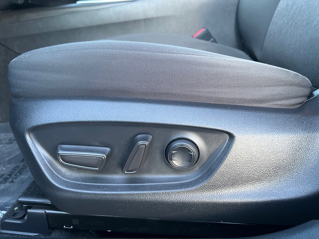 Used 2022 Toyota Camry LE image 28