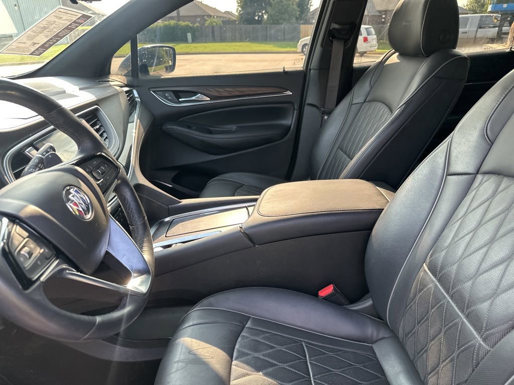 Used 2022 Buick Enclave Avenir w/ Avenir Technology Package image 24