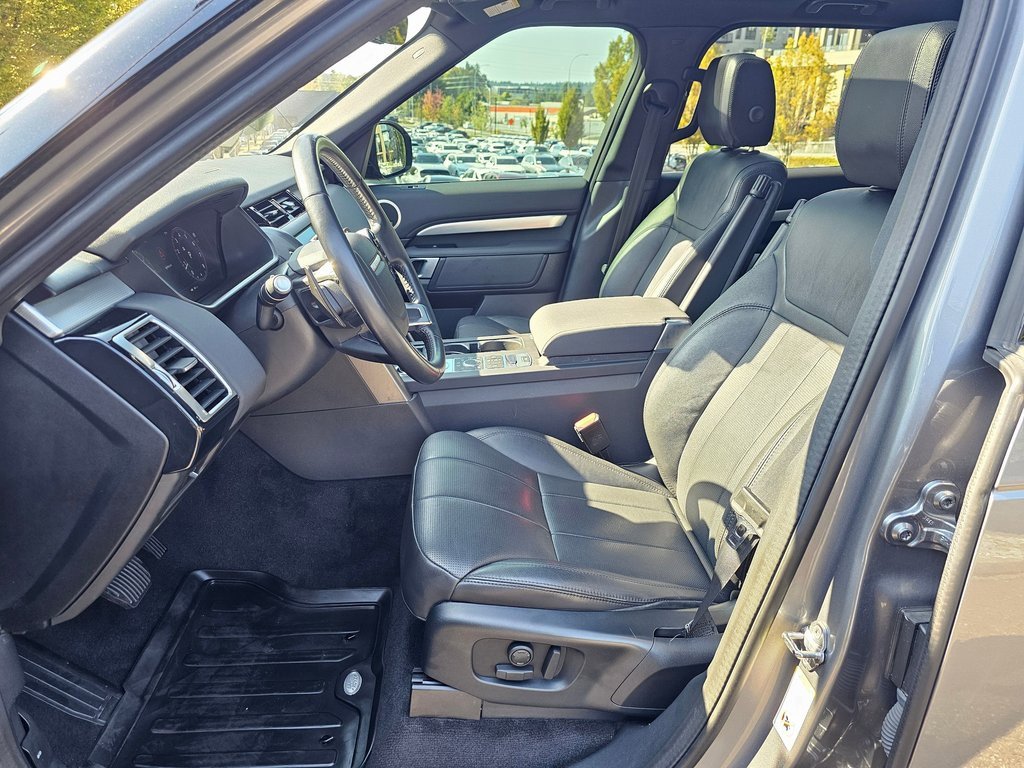Used 2020 Land Rover Discovery Landmark image 20