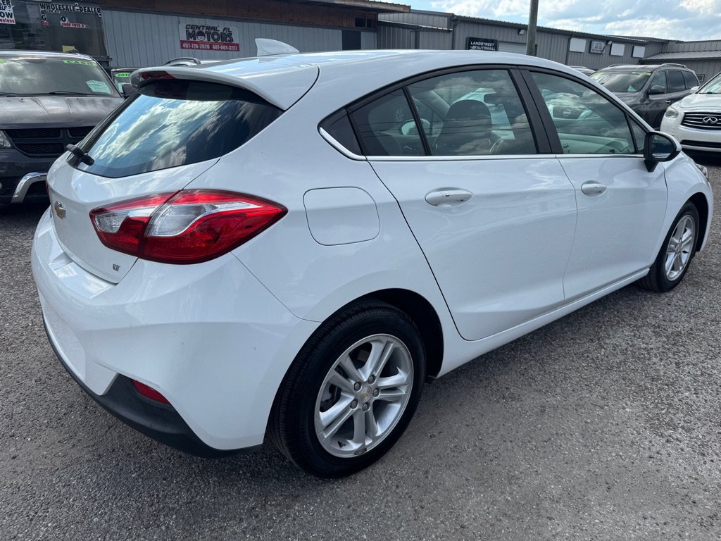 Used 2017 Chevrolet Cruze LT w/ Convenience Package FWD image 4