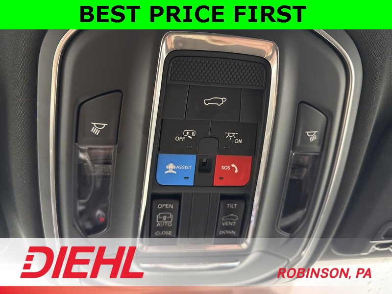 New 2025 Jeep Grand Cherokee Altitude image 32