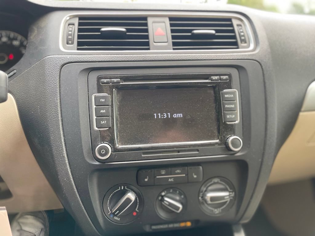 Used 2013 Volkswagen Jetta SE FWD image 13