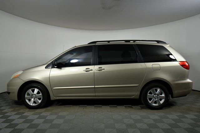 Used 2008 Toyota Sienna Sienna Passenger Van image 17