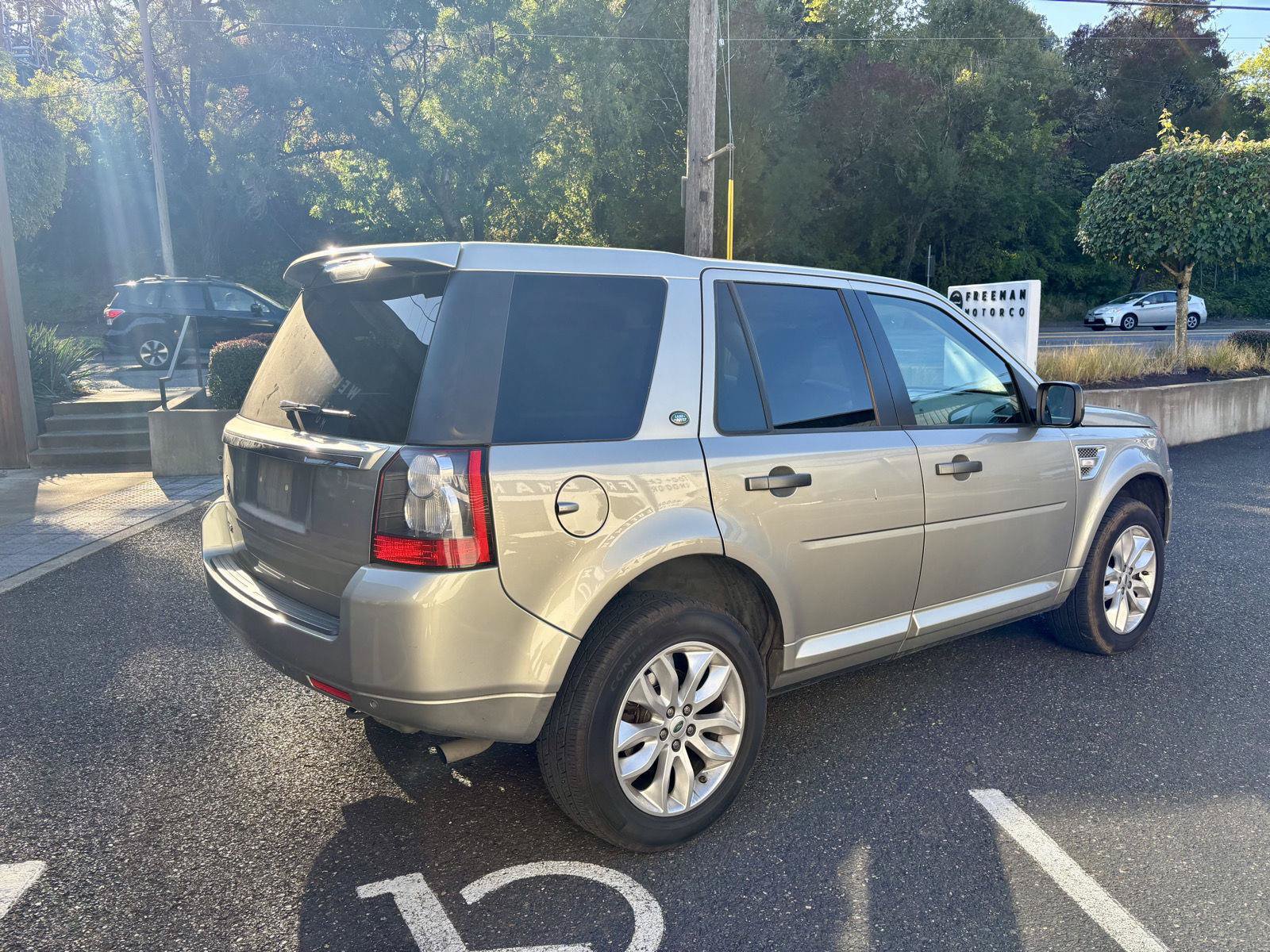 Used 2011 Land Rover LR2 HSE AWD/4WD image 6