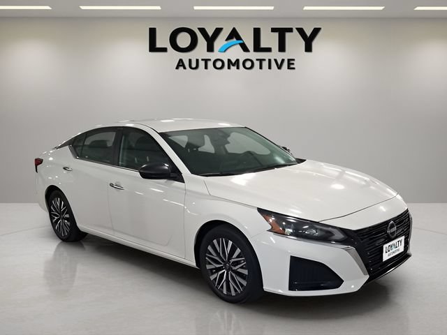 Used 2025 Nissan Altima 2.5 SV FWD image 7