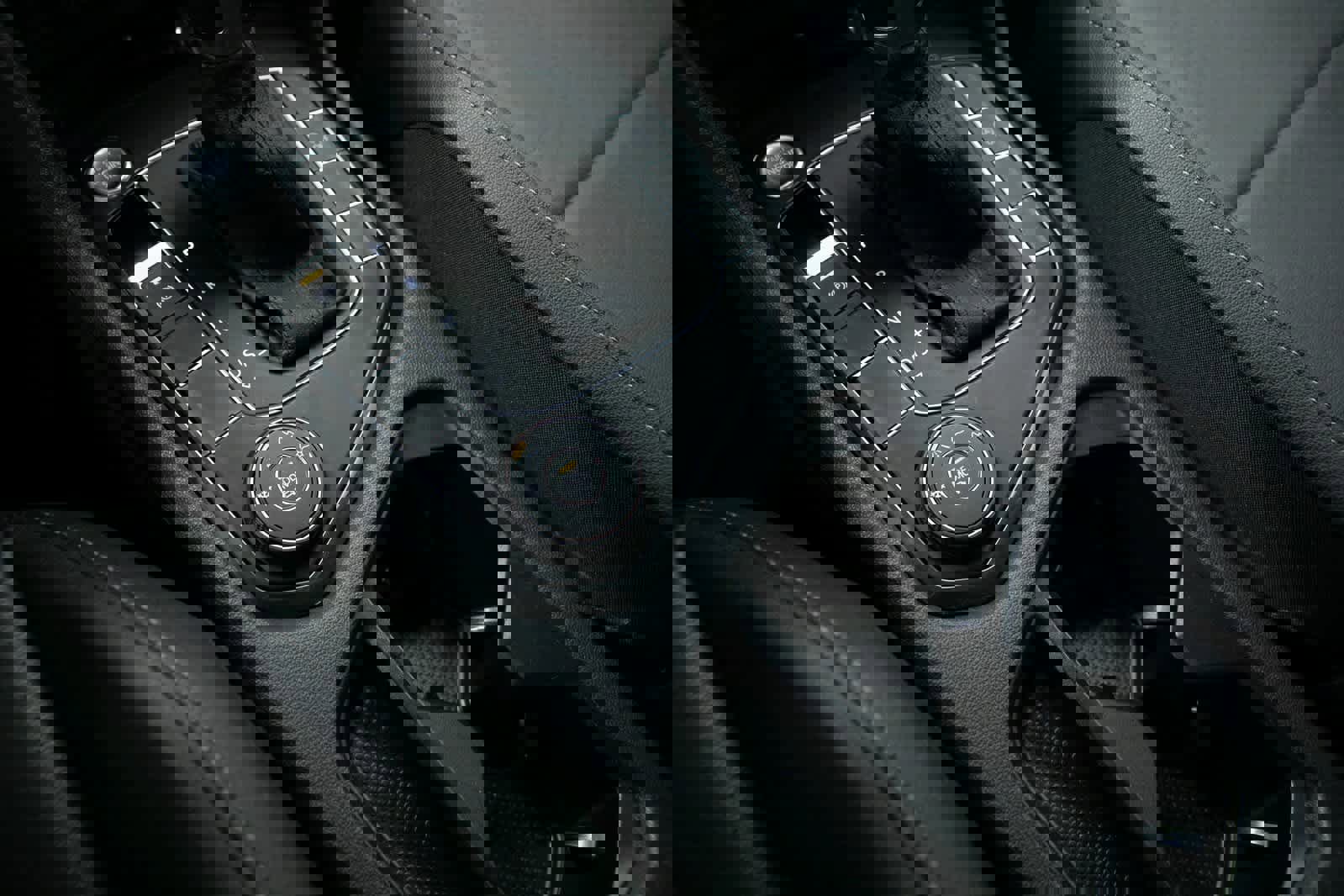 Used 2019 Volkswagen Tiguan SE w/ Panoramic Sunroof Package image 23