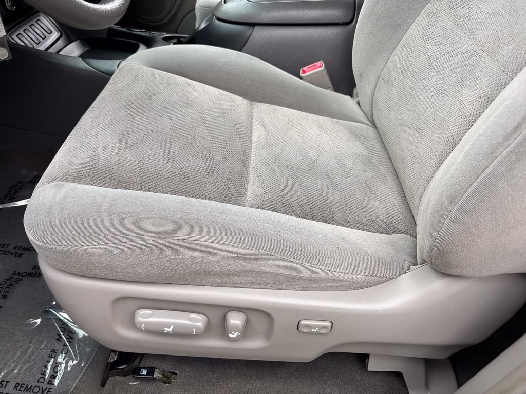 Used 2006 Toyota Sequoia SR5 AWD/4WD image 21