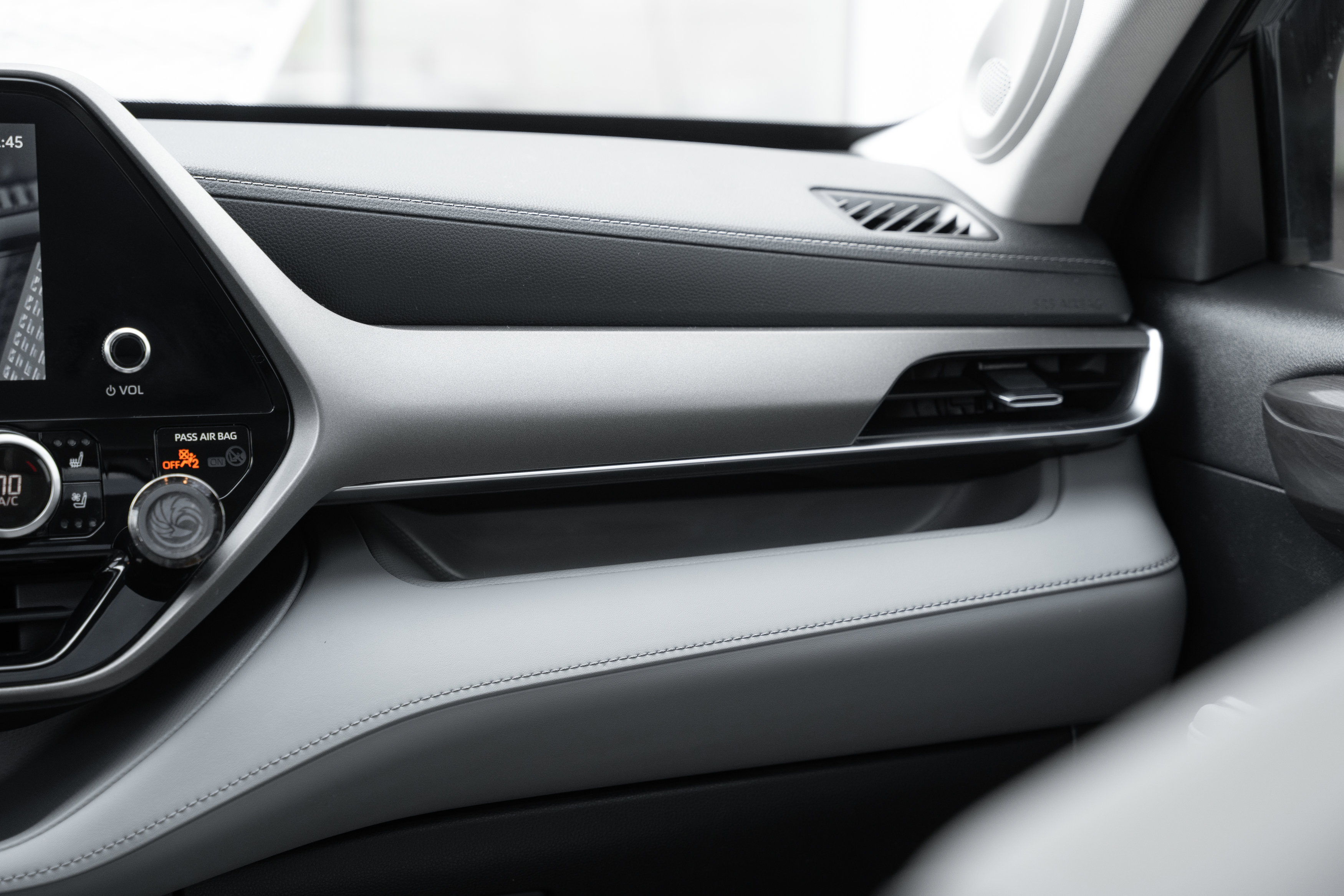 Used 2023 Toyota Highlander Limited image 16