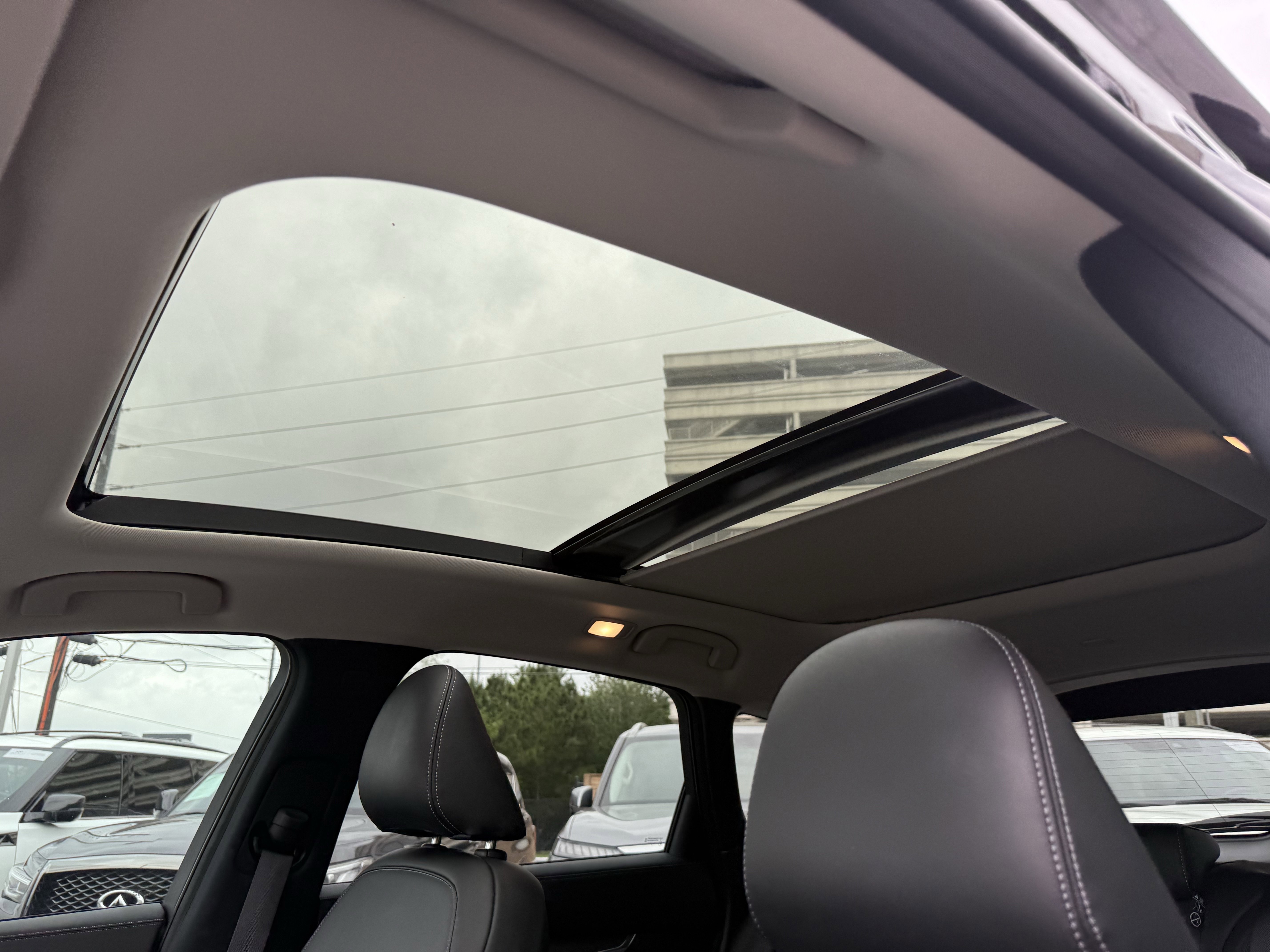 Certified 2024 INFINITI QX50 Luxe FWD image 22