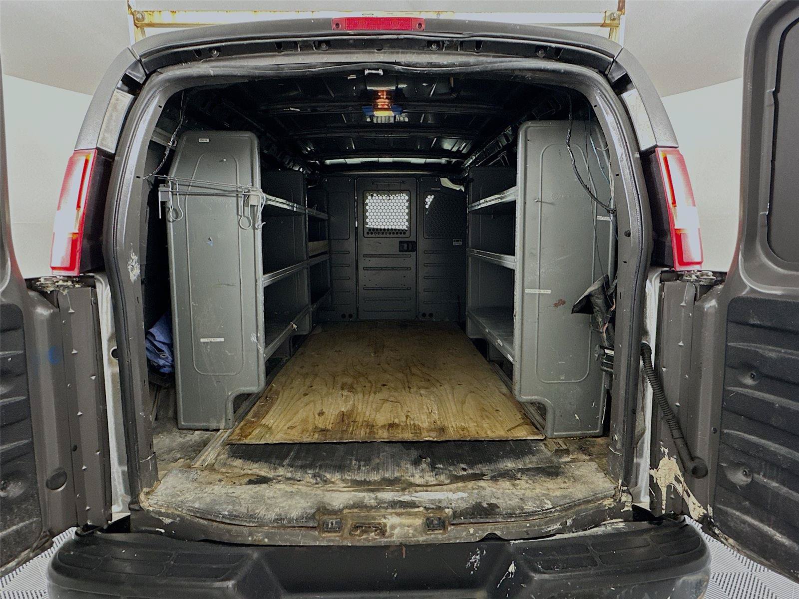 Used 2012 Chevrolet Express 1500 RWD image 22