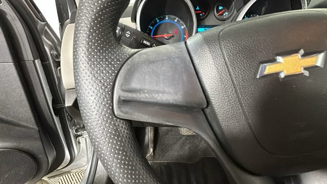 Used 2014 Chevrolet Cruze LS FWD image 15