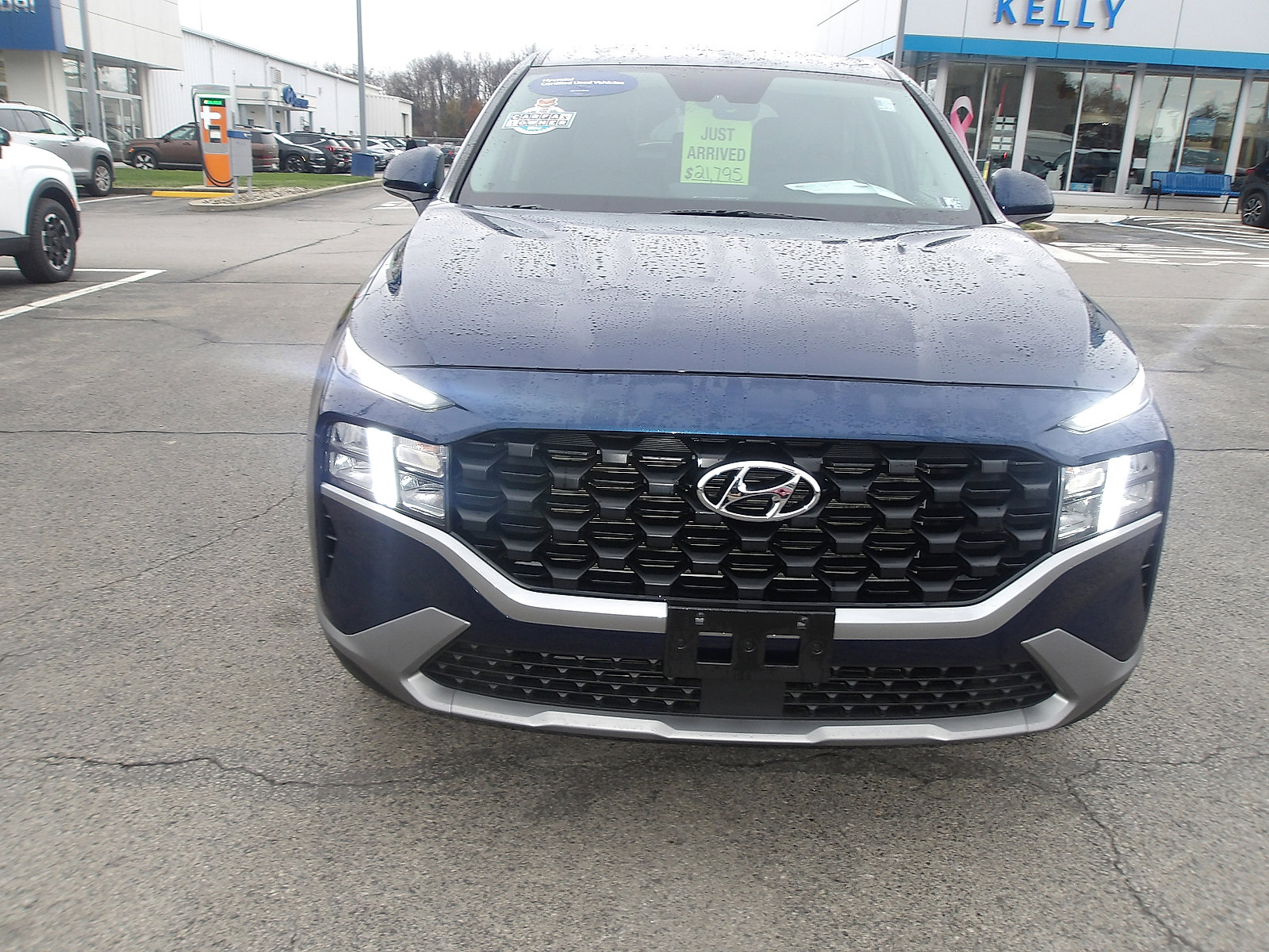 Certified 2023 Hyundai Santa Fe SE image 2