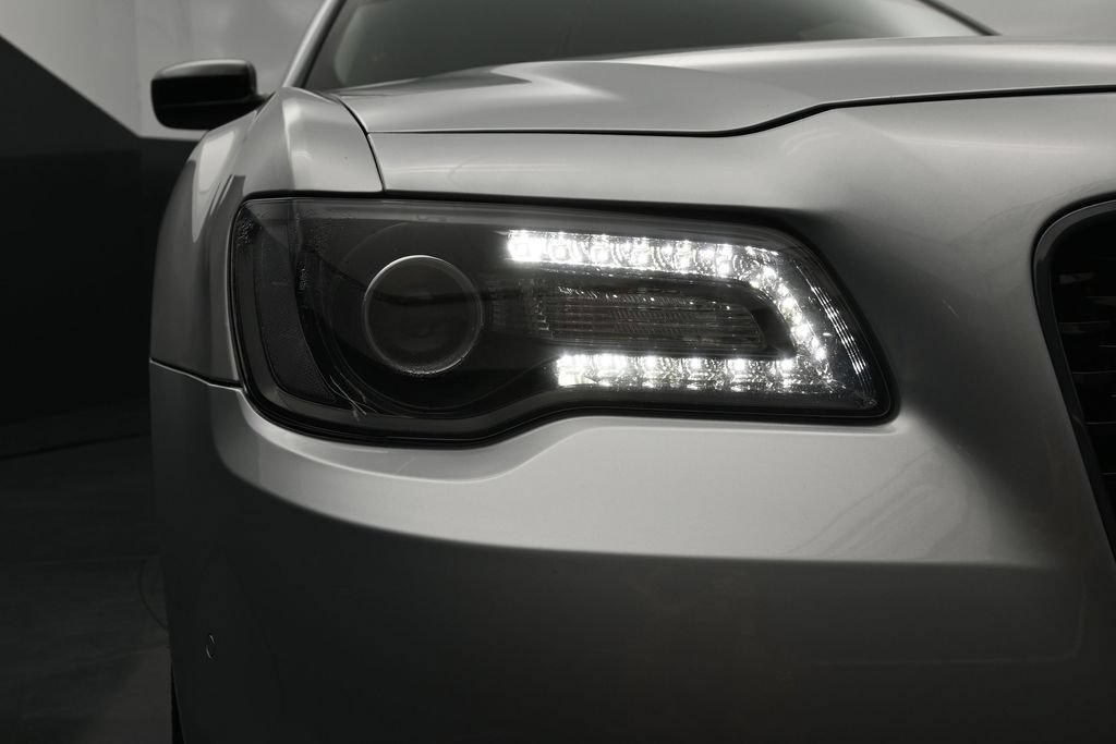 Used 2023 Chrysler 300 Touring w/ Safetytec Plus Group RWD image 10