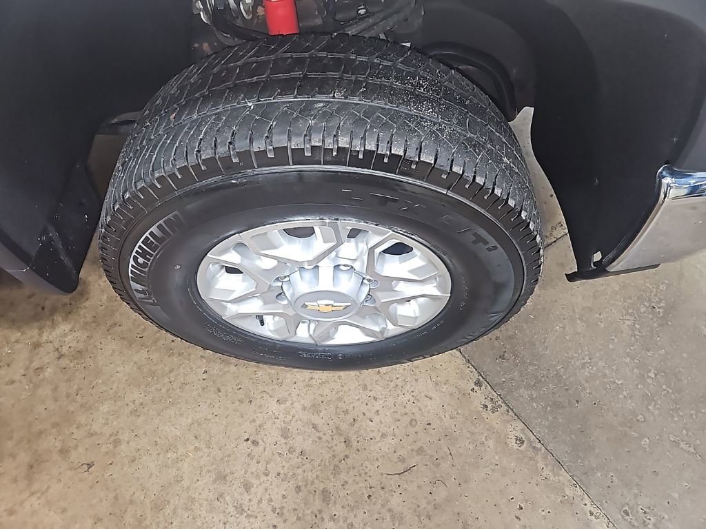 Used 2024 Chevrolet Silverado 2500 LT image 11