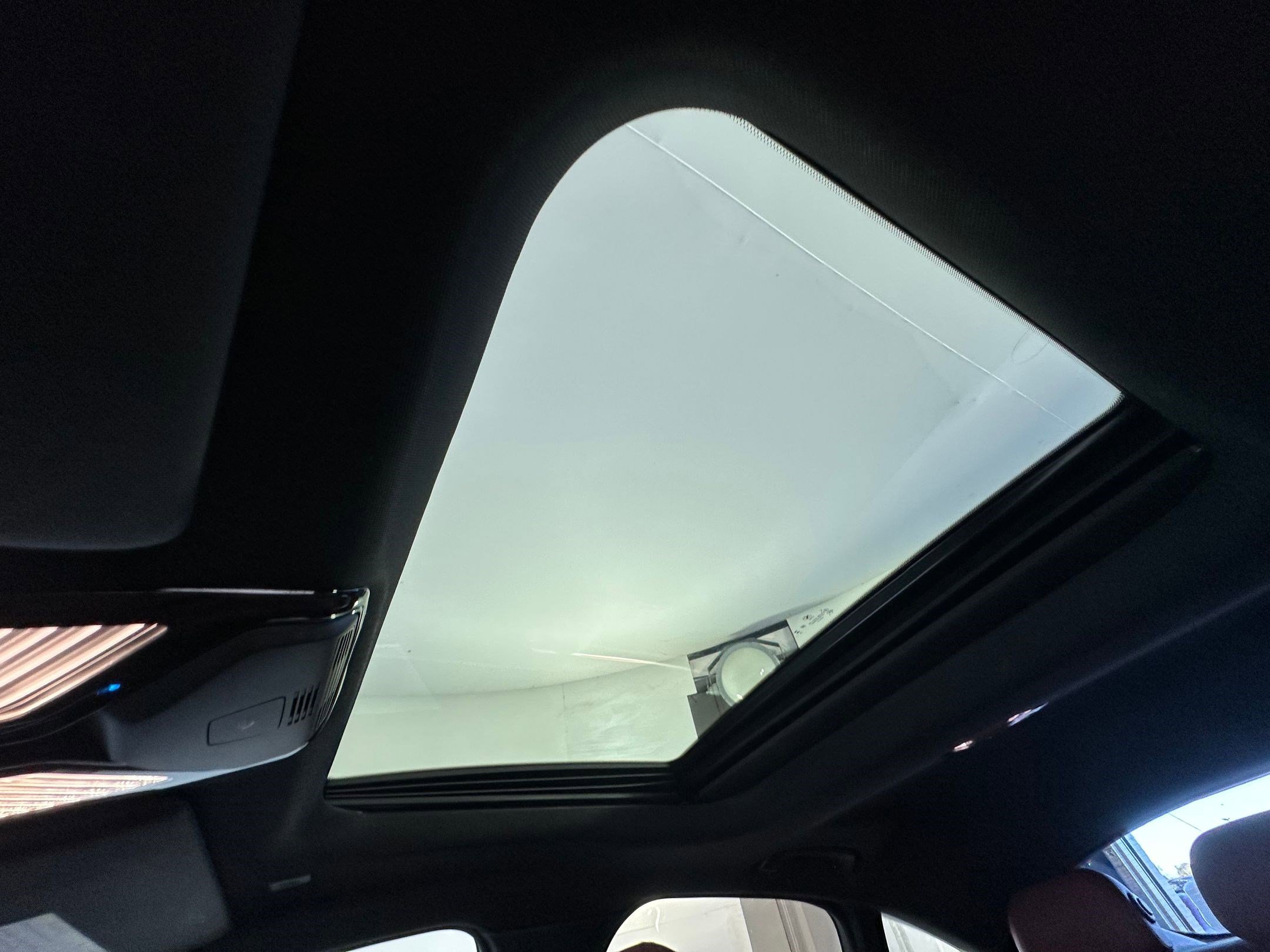 Used 2023 BMW i4 eDrive35 w/ Premium Package image 12