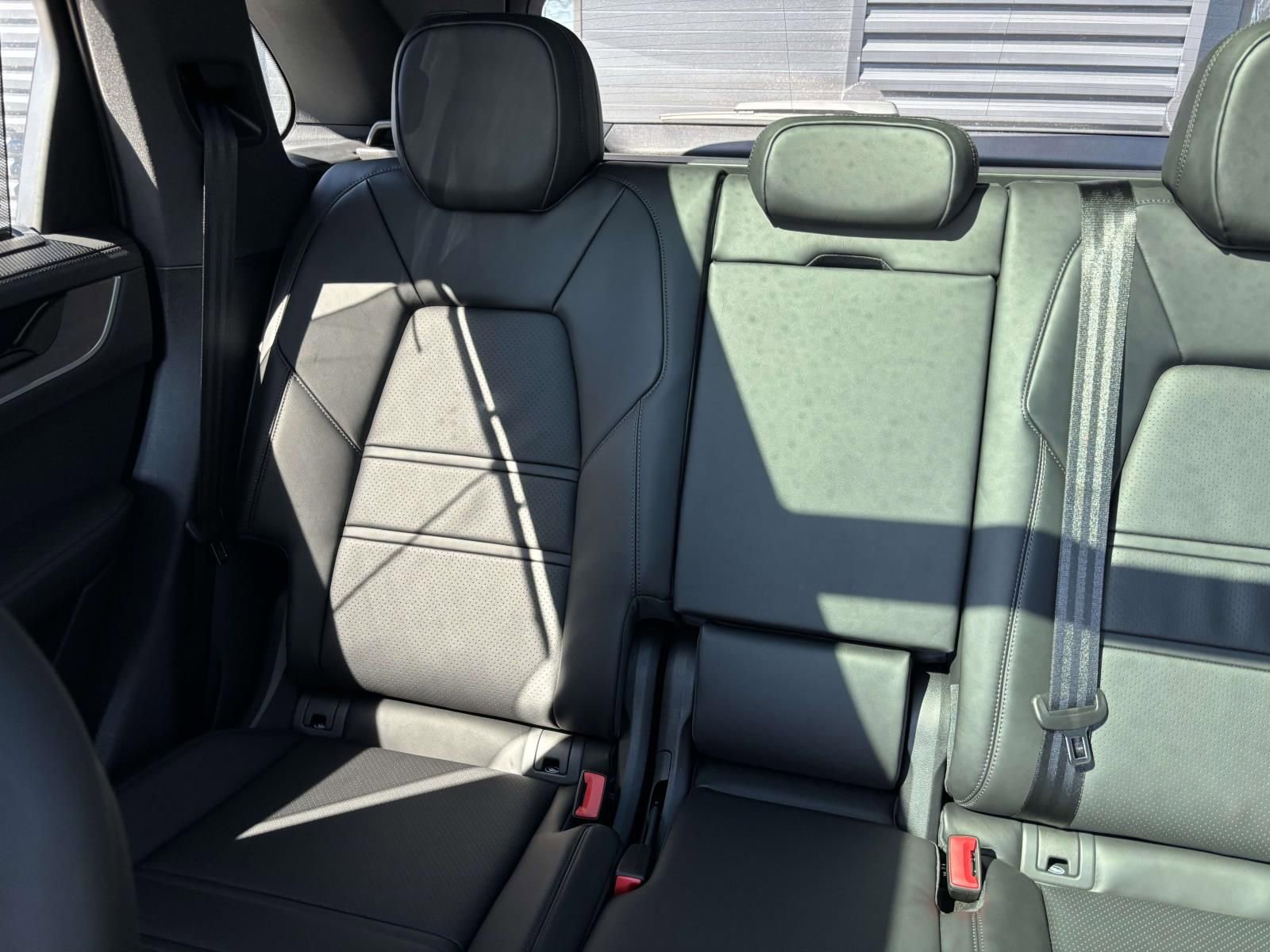 New 2026 Porsche Cayenne image 39