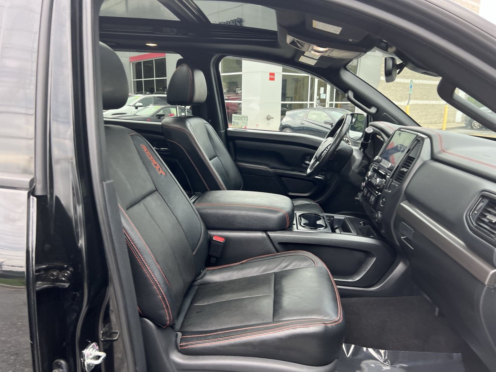 Used 2021 Nissan Titan PRO-4X w/ Pro-4x Convenience Package AWD/4WD image 27