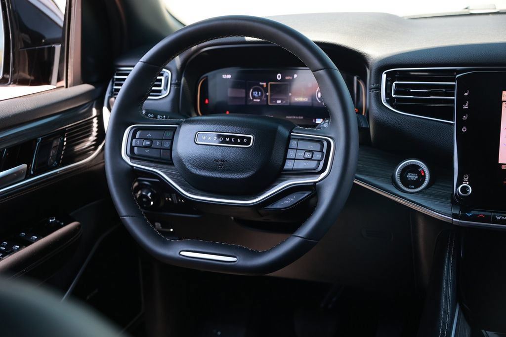 Used 2023 Jeep Wagoneer Series II AWD/4WD image 27