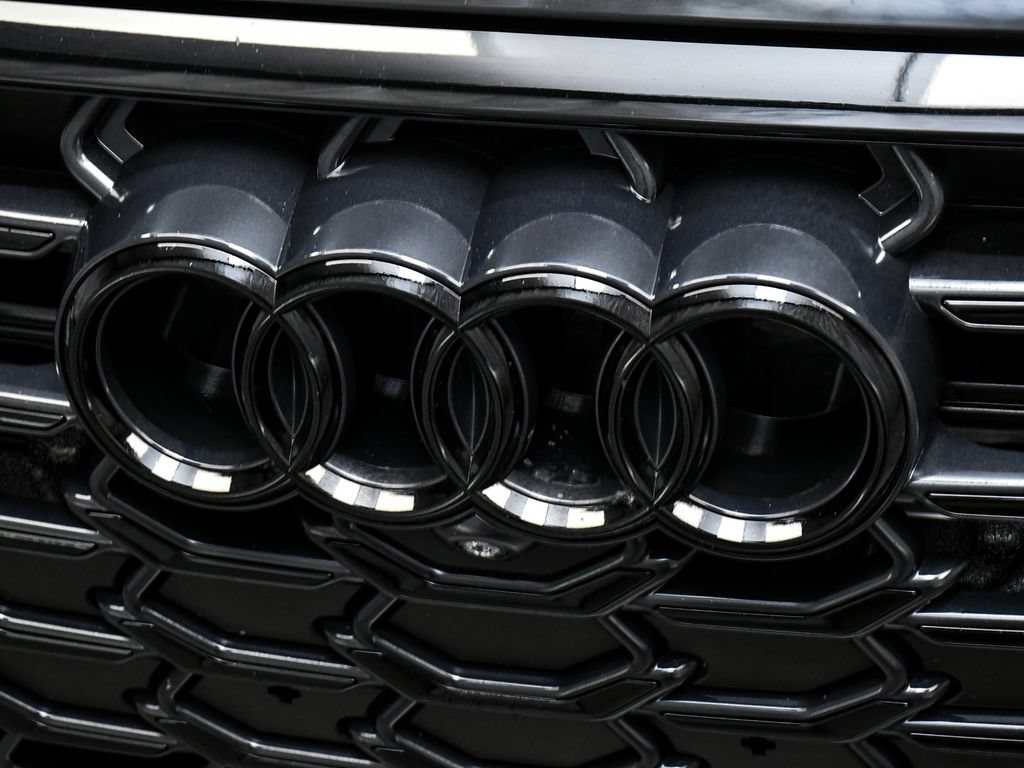 Used 2023 Audi S8 w/ S8 Executive Package AWD/4WD image 95
