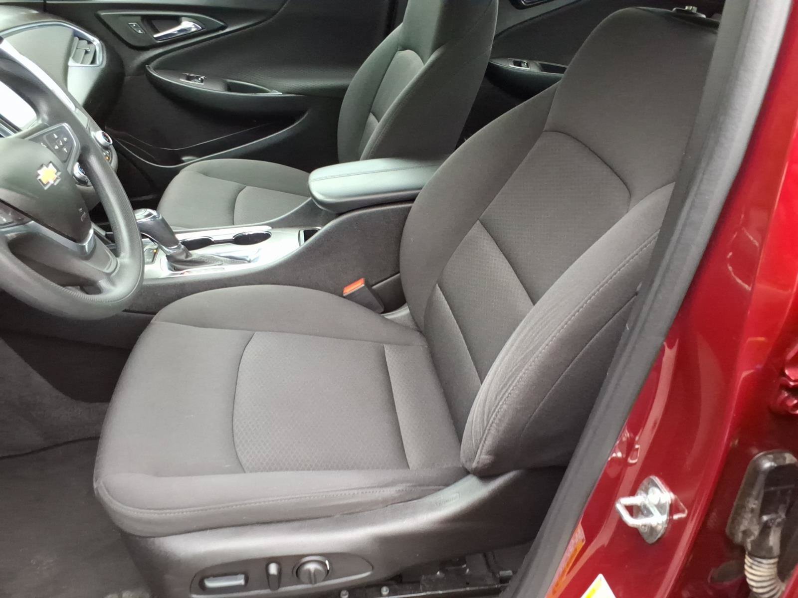 Certified 2019 Chevrolet Malibu LT w/ Driver Confidence Package FWD image 13