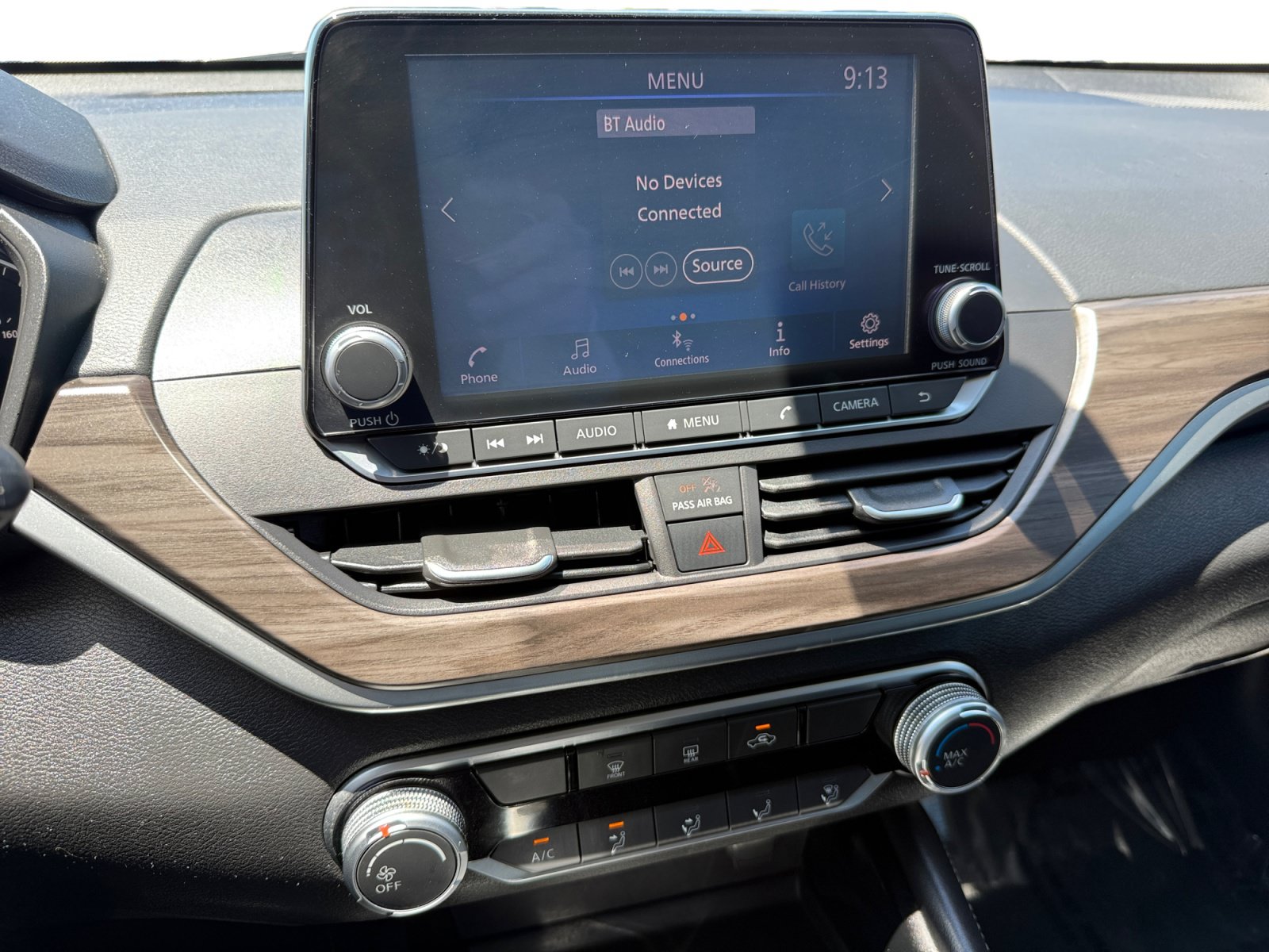 Used 2023 Nissan Altima 2.5 SV FWD image 12