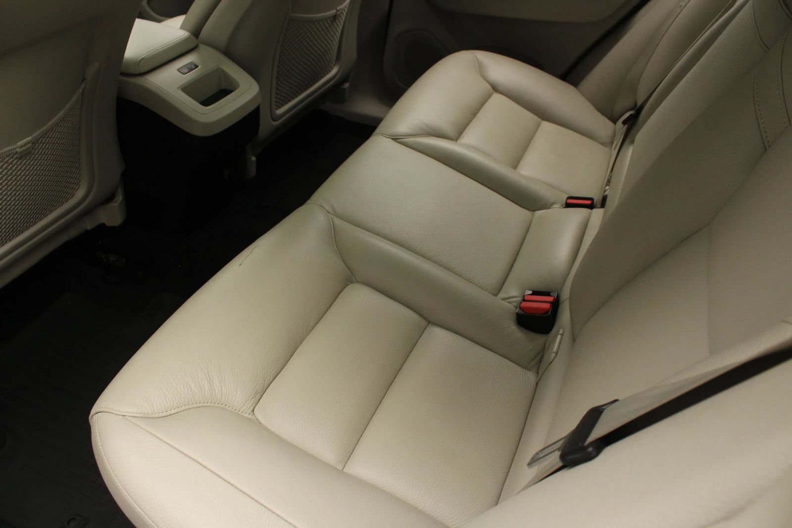 Used 2019 Volvo XC60 T5 Momentum w/ Multimedia Package AWD/4WD image 21