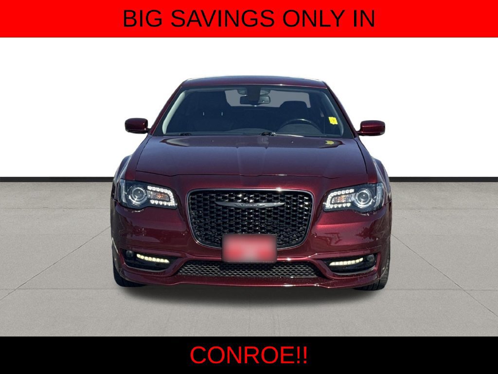 Used 2022 Chrysler 300 Touring L w/ Popular Equipment Group RWD image 2