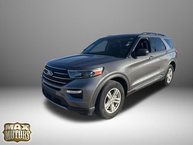 Used 2022 Ford Explorer XLT w/ Equipment Group 202A image 3