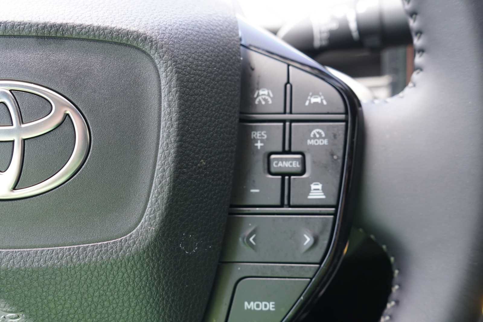 Used 2026 Toyota C-HR AWD/4WD image 12