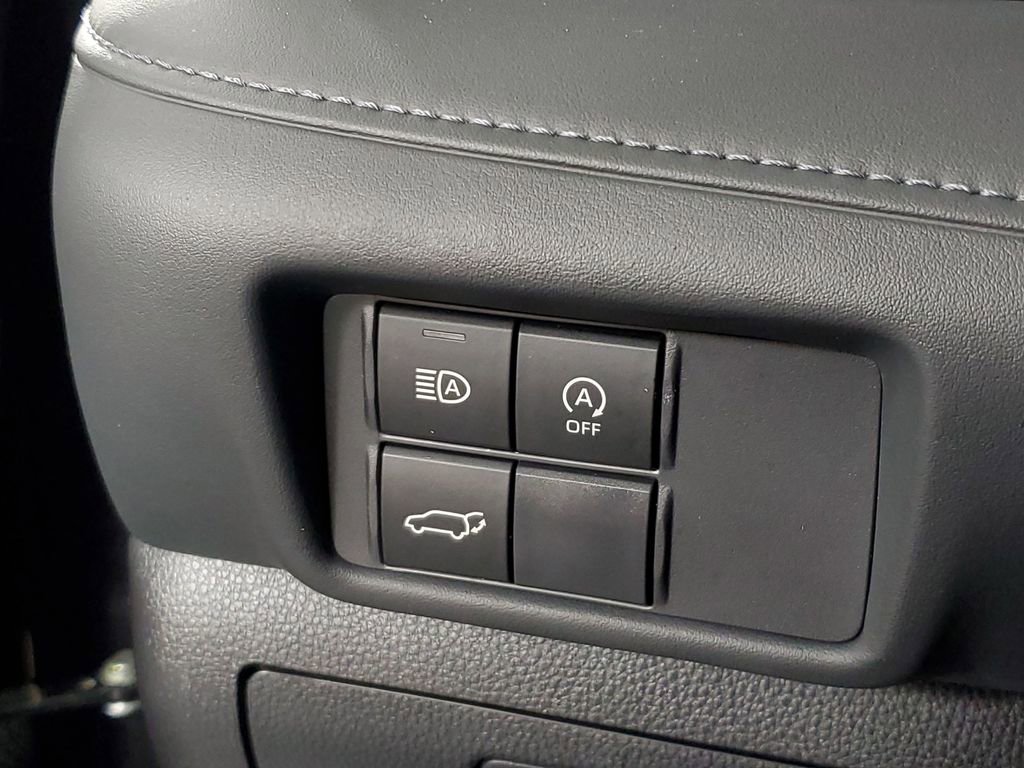 Used 2023 Toyota Highlander LE image 14