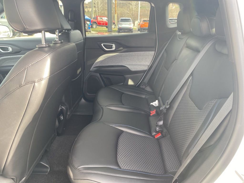 New 2026 Jeep Compass Latitude image 18
