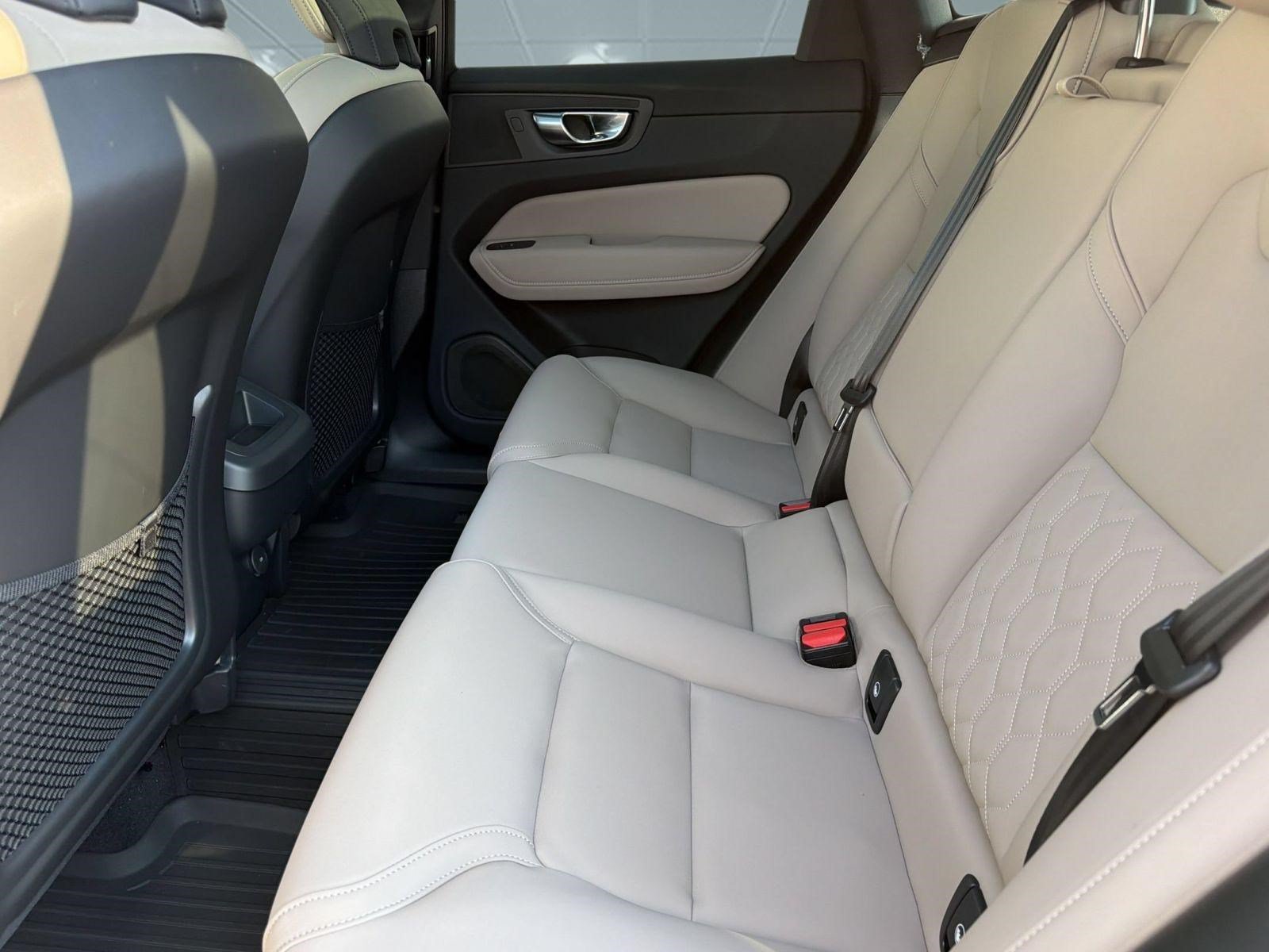 New 2026 Volvo XC60 B5 Plus w/ Protection Package Premier AWD/4WD image 22