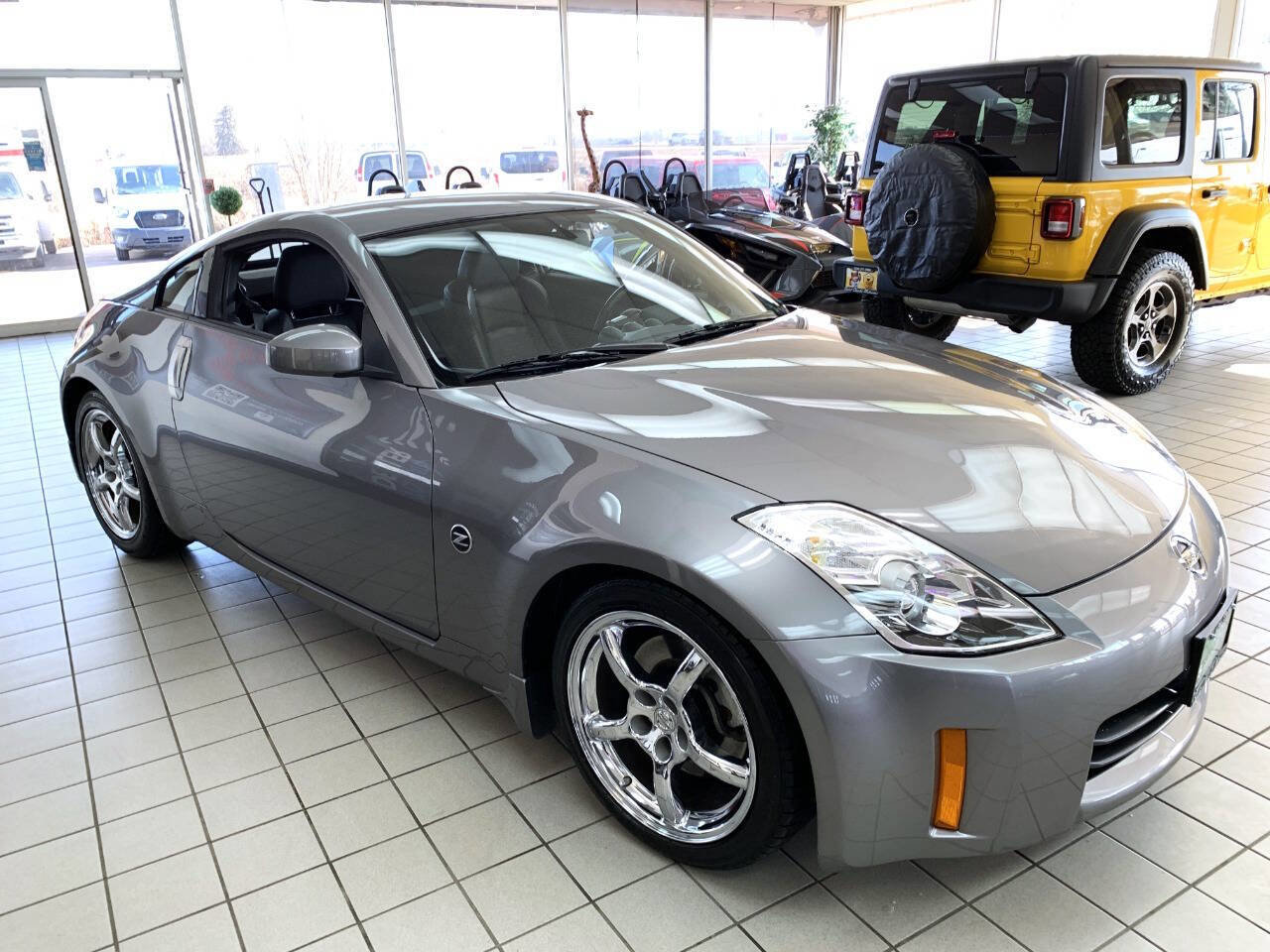 Used 2007 Nissan 350Z Touring w/ Cargo Convenience Pkg image 4