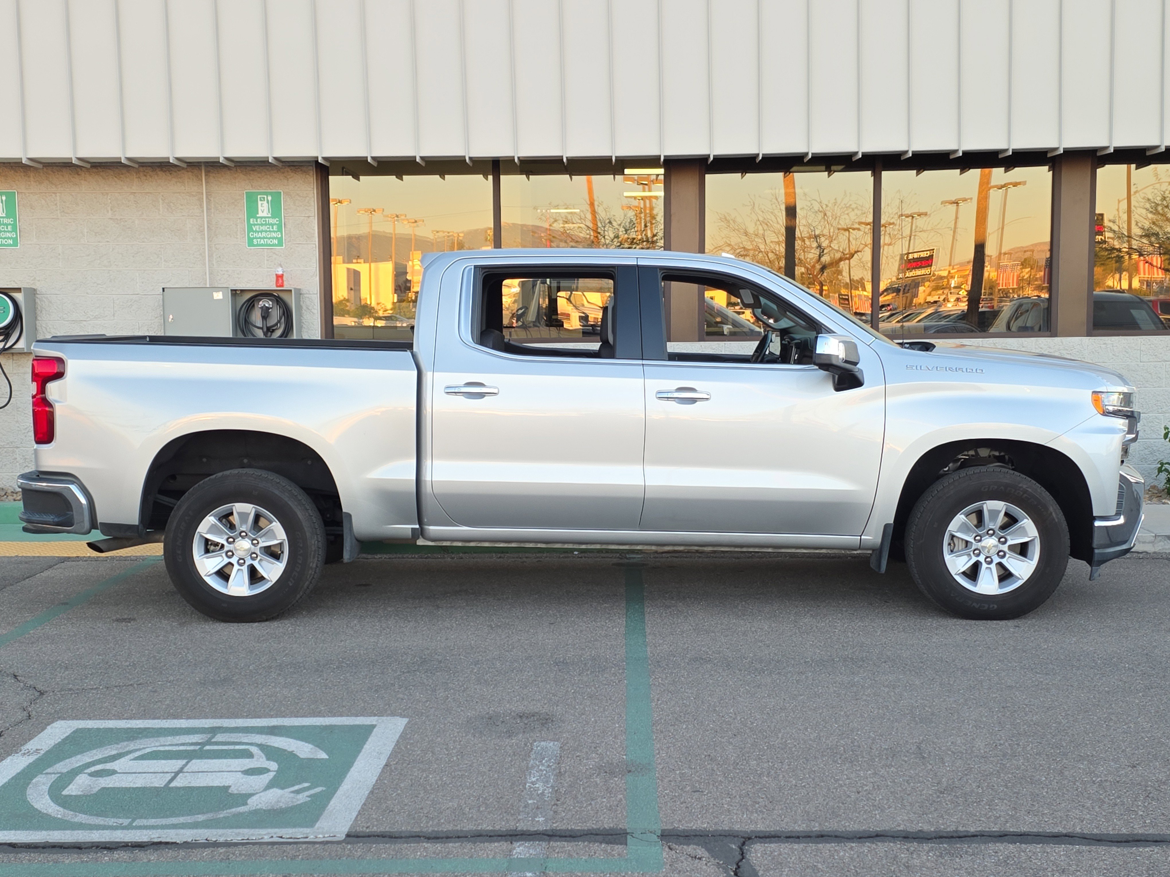 Used 2019 Chevrolet Silverado 1500 LTZ image 11