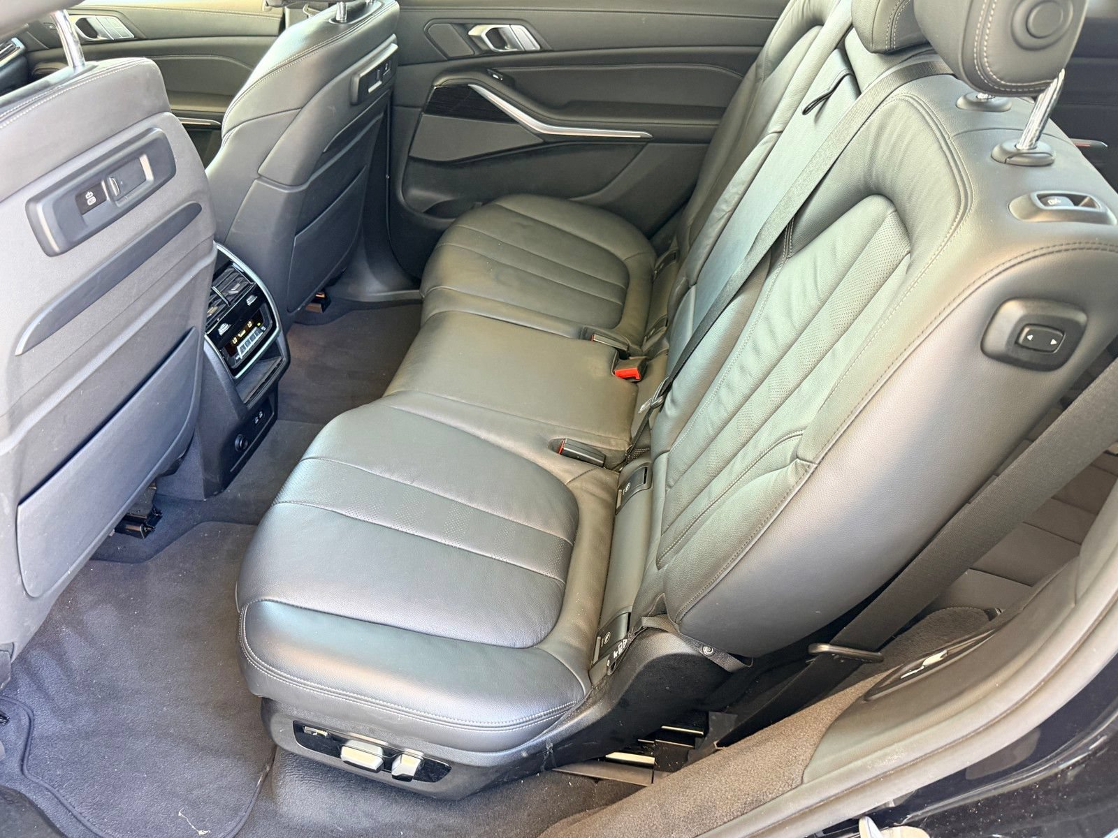 Used 2019 BMW X7 xDrive50i w/ M Sport Package AWD/4WD image 21