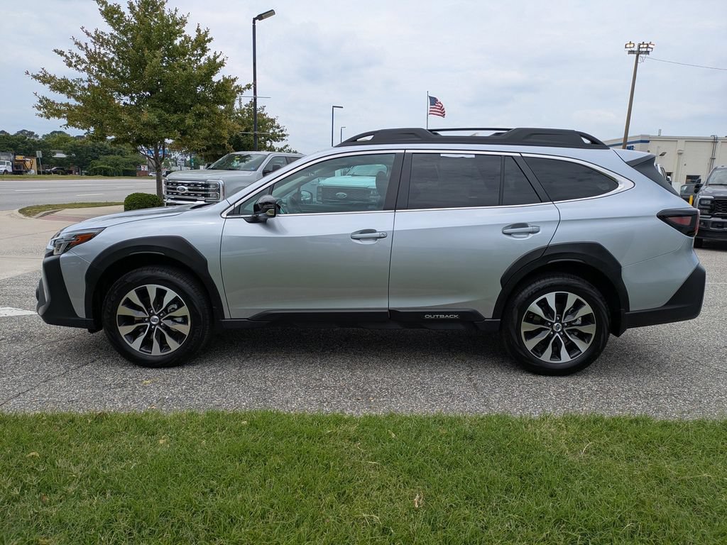 Used 2025 Subaru Outback Limited AWD/4WD image 7