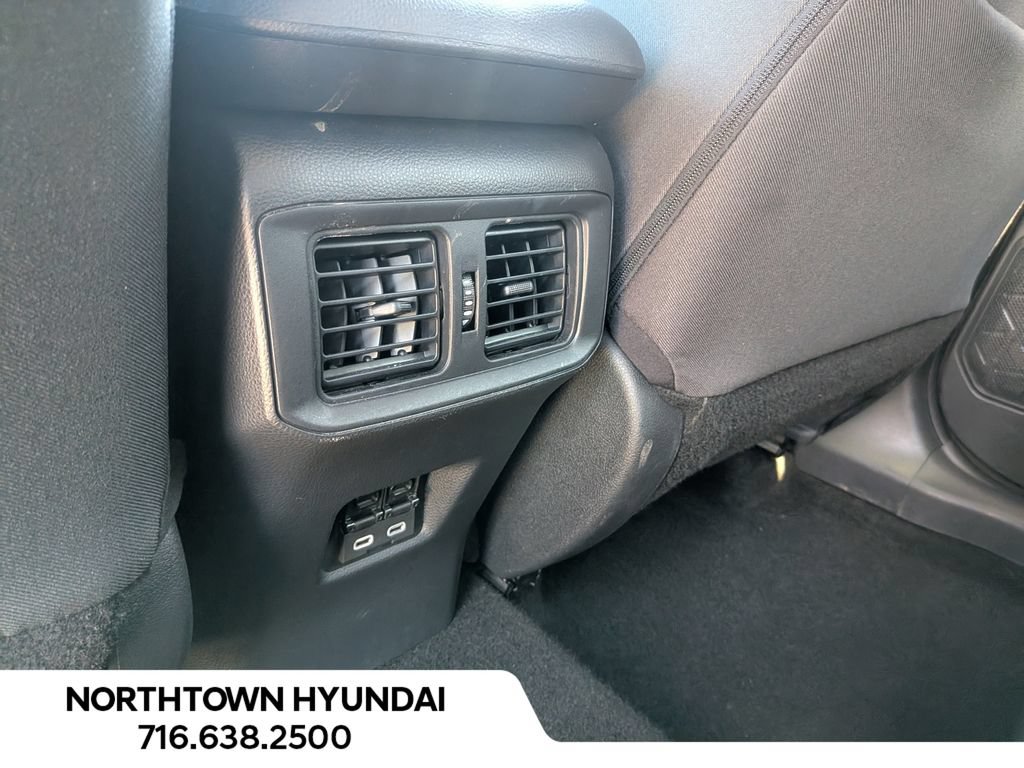 Used 2025 Toyota RAV4 XLE AWD/4WD image 27