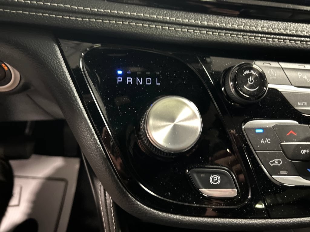 Used 2025 Chrysler Pacifica Limited FWD image 20