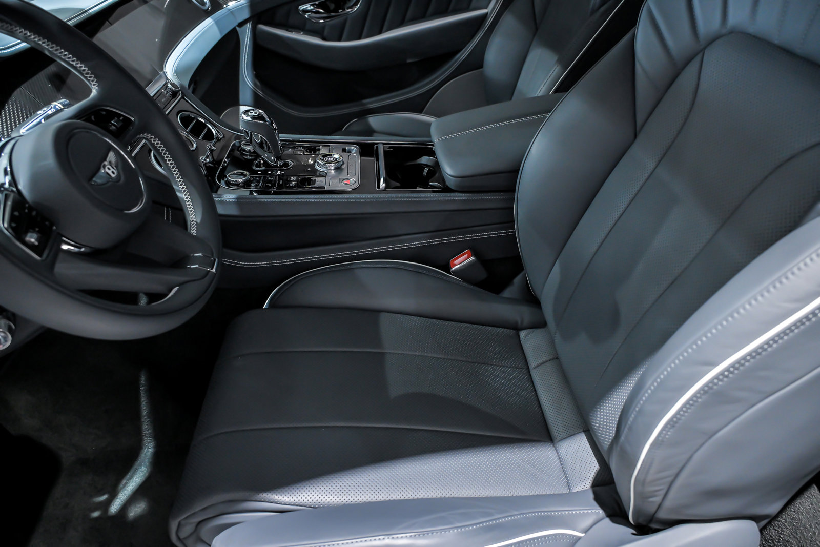 Used 2024 Bentley Continental GT image 26