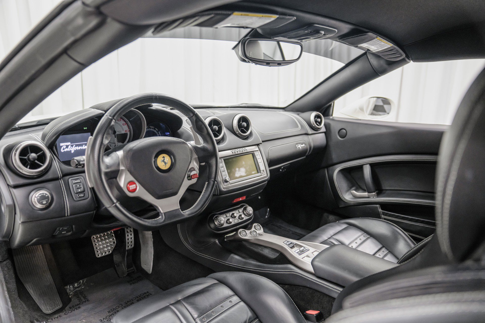Used 2014 Ferrari California image 22