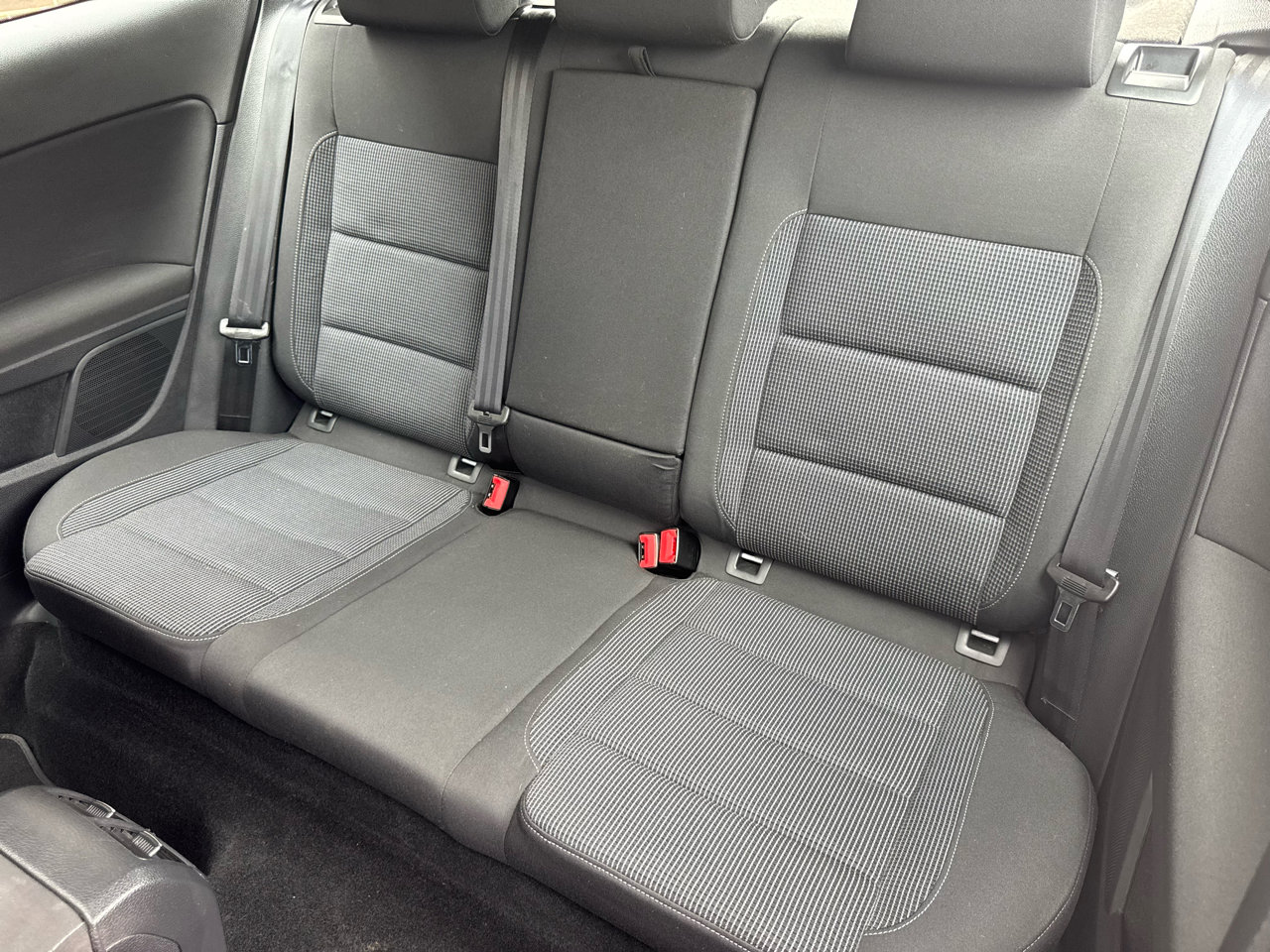 Used 2012 Volkswagen Golf 2-Door image 6