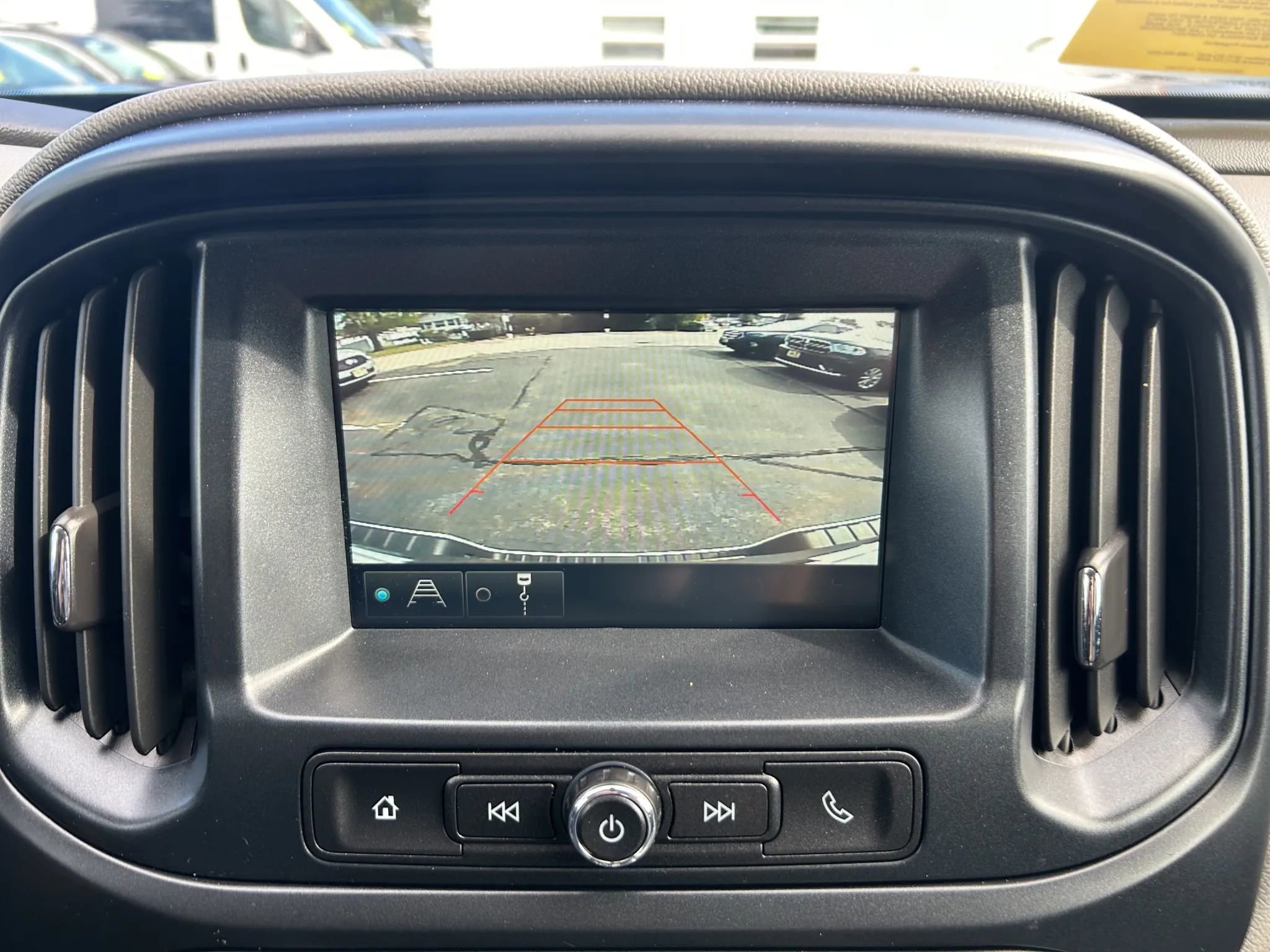 Used 2018 Chevrolet Colorado W/T image 17