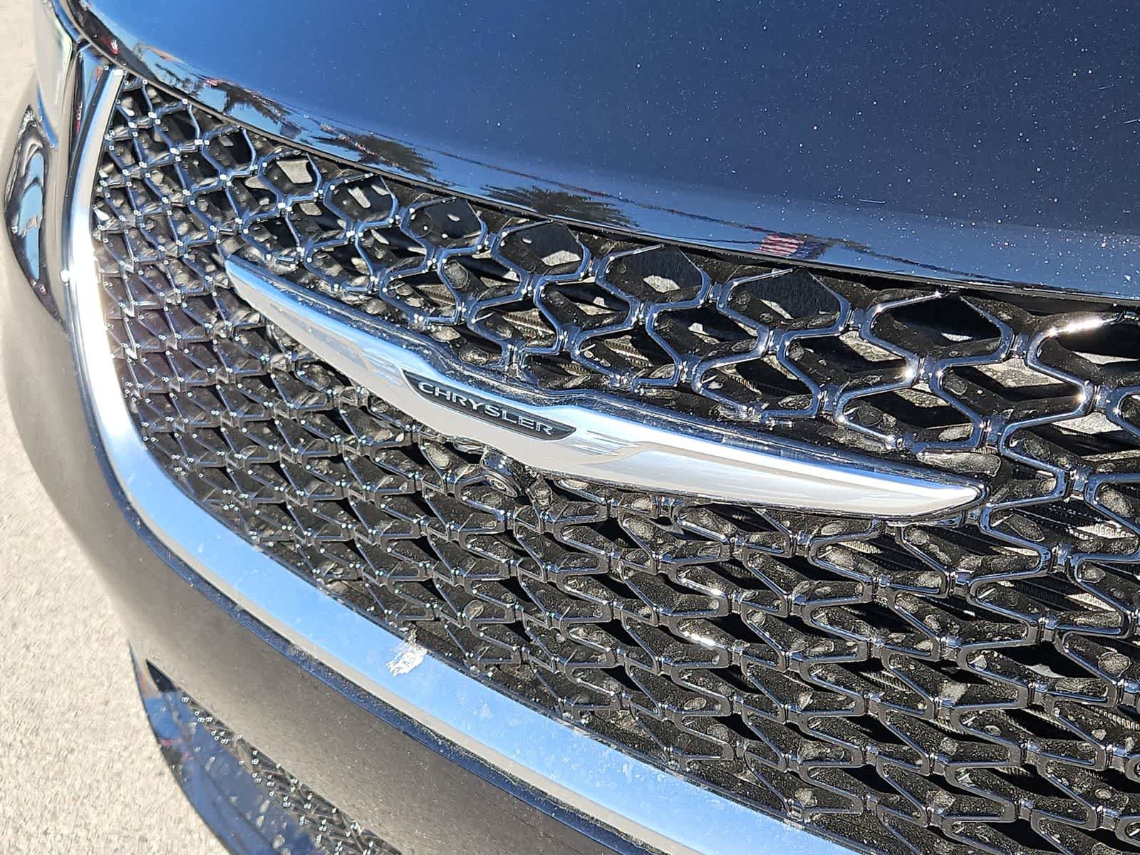 New 2026 Chrysler Pacifica Pinnacle image 11