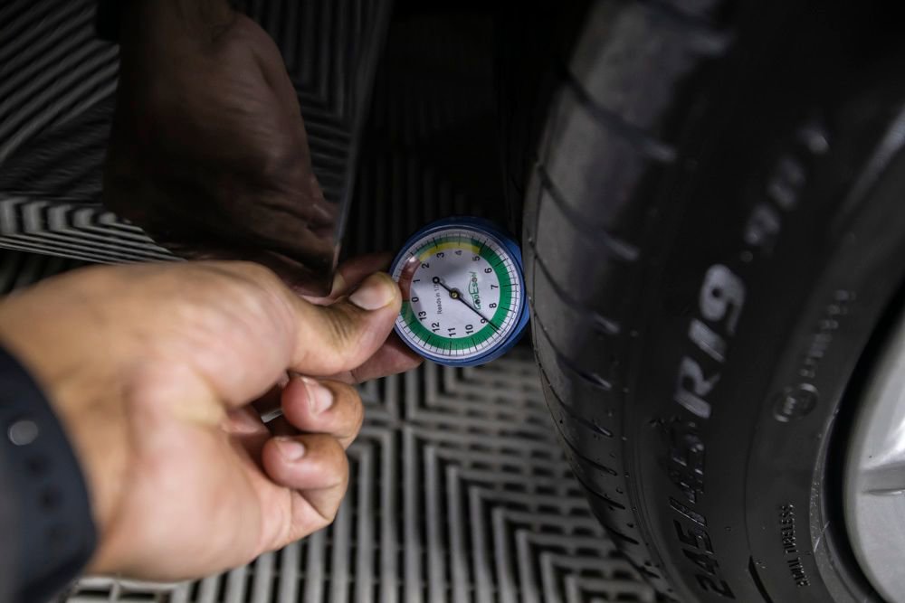 Used 2022 BMW 740i xDrive w/ Premium Package image 47