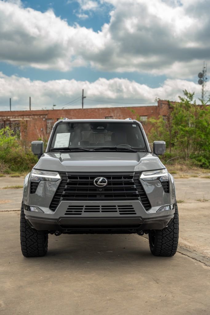 Used 2026 Lexus GX 550 w/ Accessory Package (2T) image 16