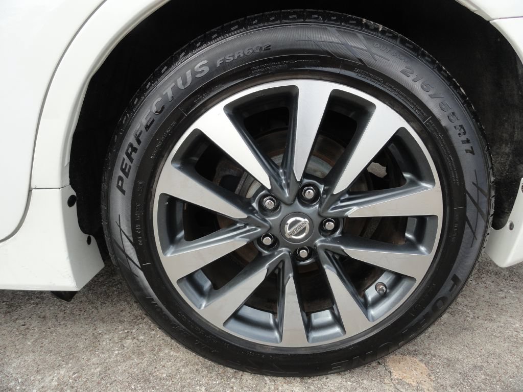 Used 2017 Nissan Altima 2.5 SV FWD image 24
