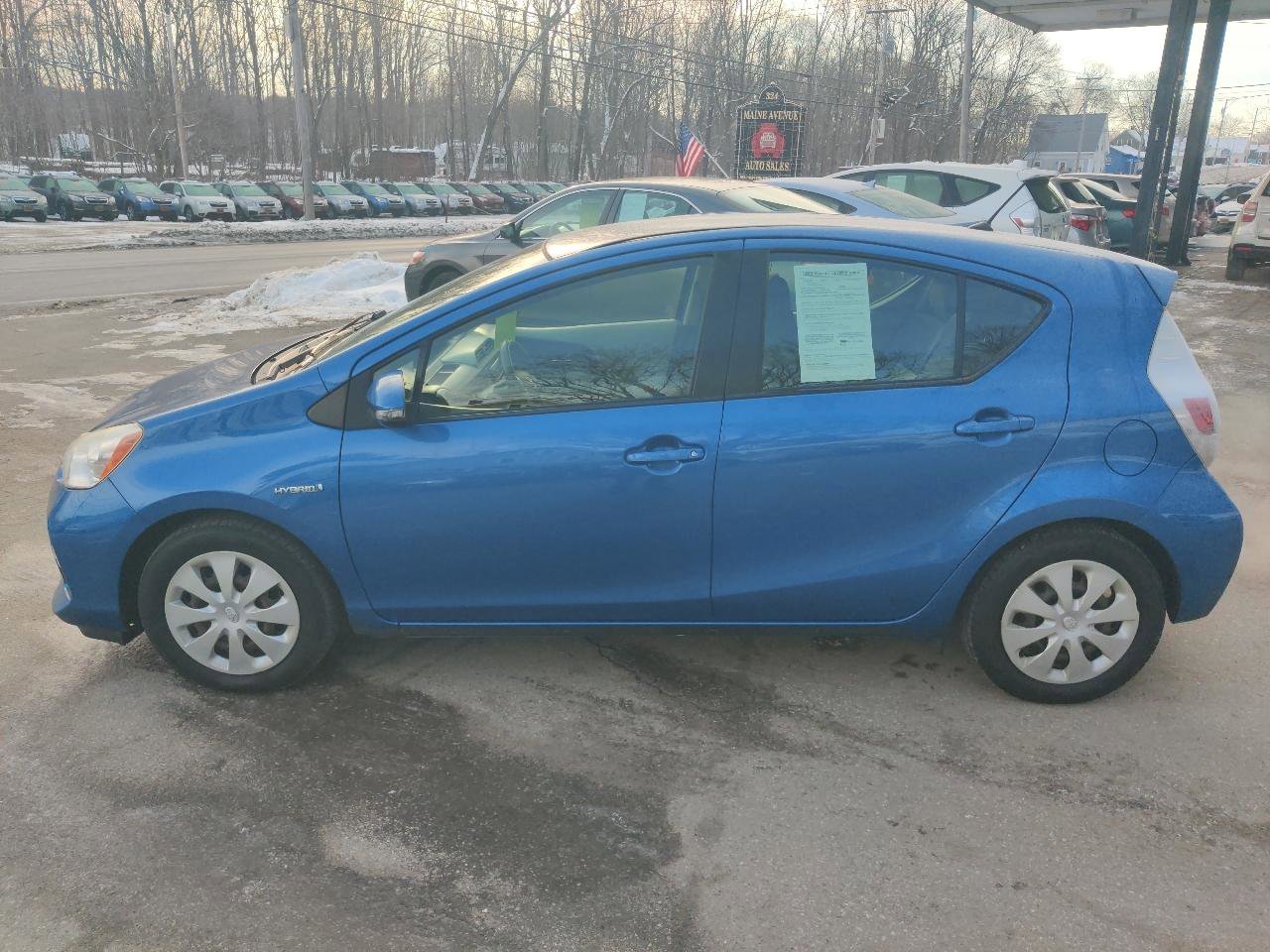 Used 2012 Toyota Prius C Two image 3