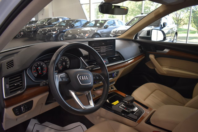 Used 2023 Audi Q5 2.0T Premium Plus w/ Premium Plus Package AWD/4WD image 12