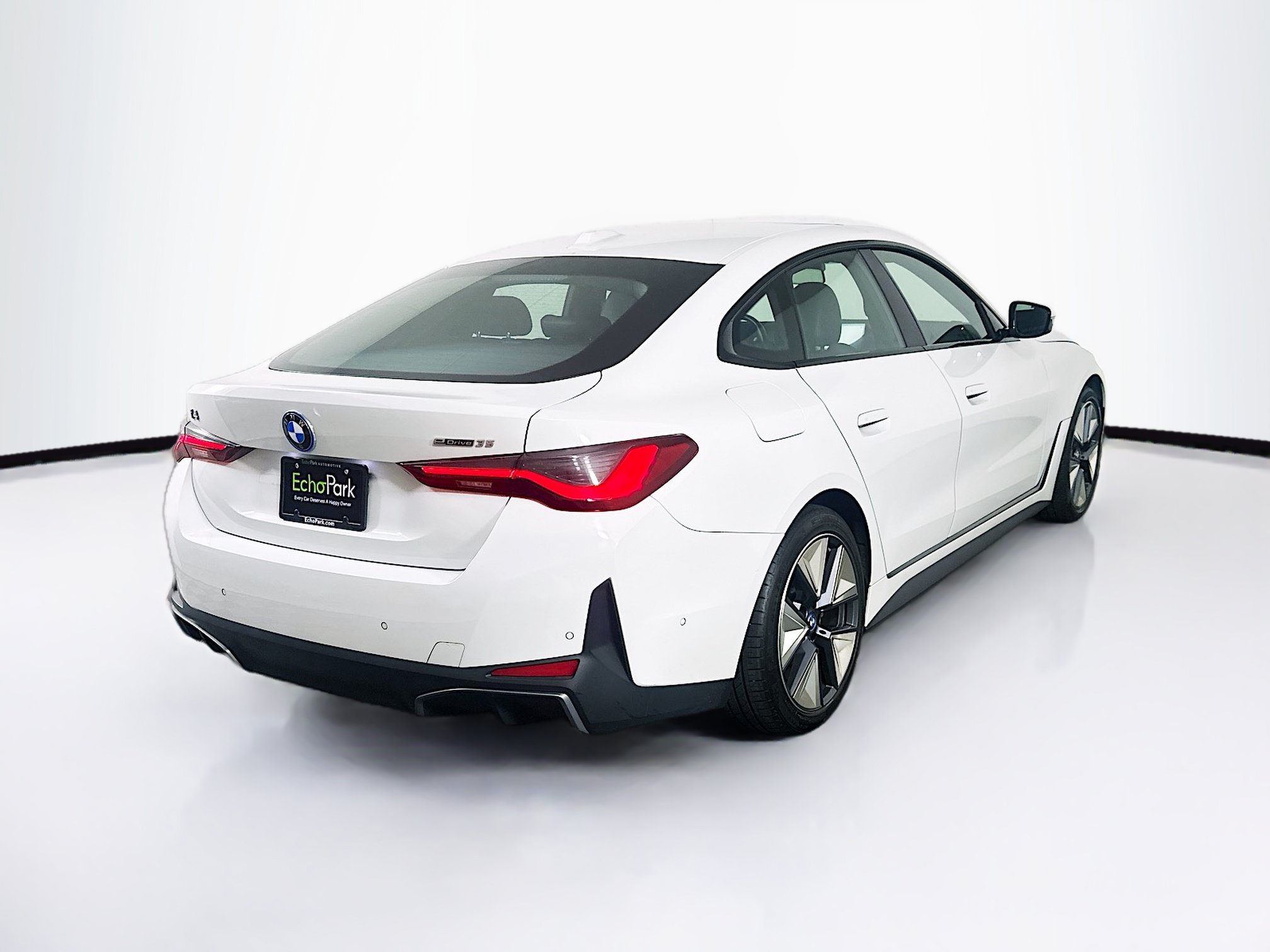 Used 2023 BMW i4 eDrive35 w/ Premium Package RWD image 9