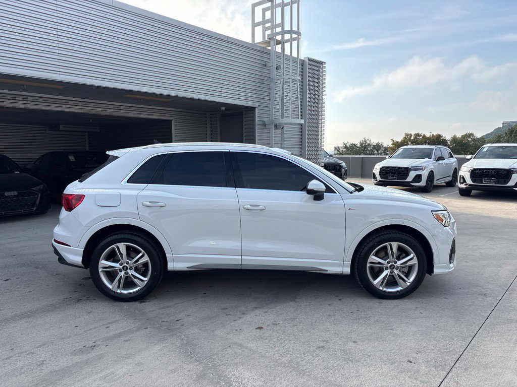 Certified 2024 Audi Q3 2.0T Premium w/ Convenience Package AWD/4WD image 4